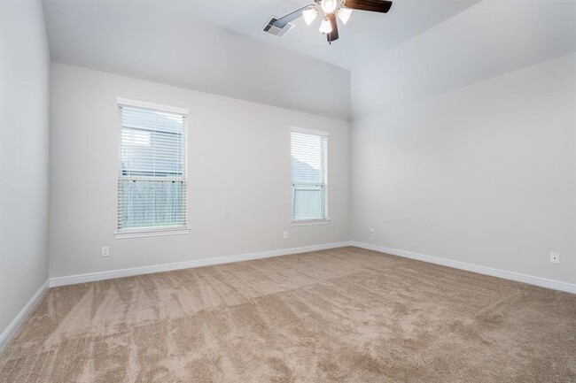 Building Photo - 204 Upland Dr
