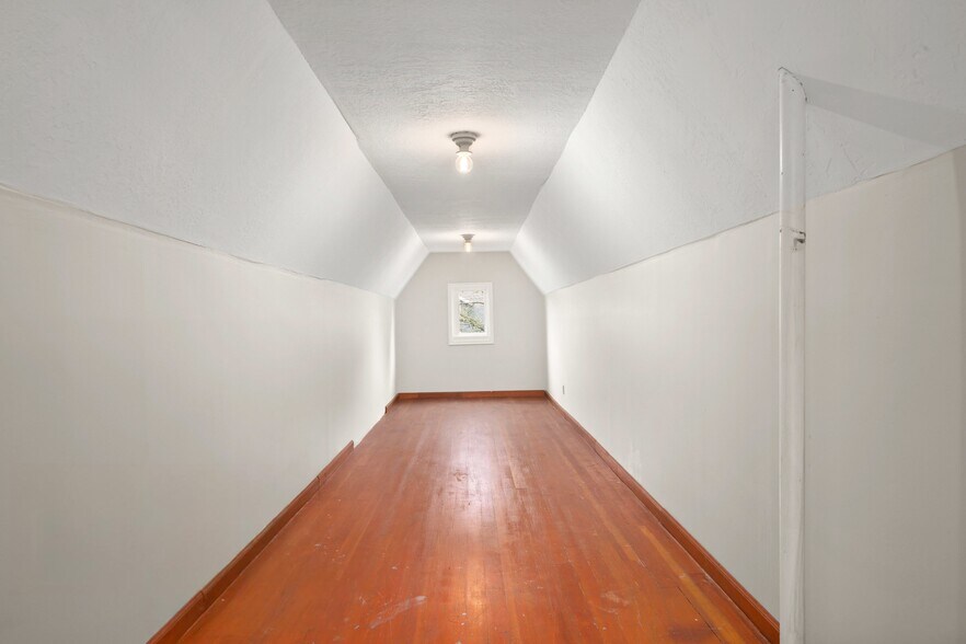 Building Photo - 3837 NE 17th Ave