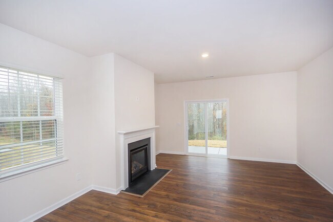 Building Photo - 538 King Clover Ln