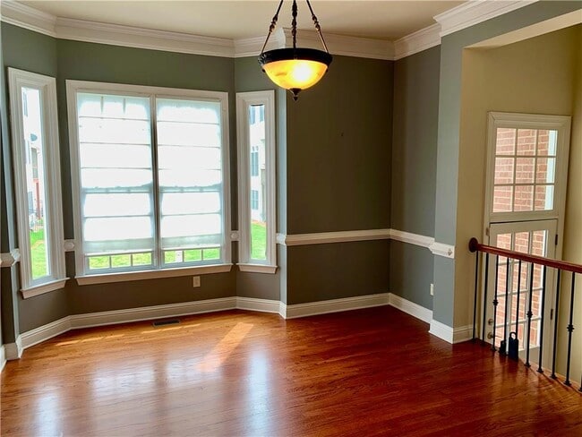 Building Photo - 1303 Creekside Pl SE