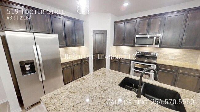 Building Photo - 519 Tooter St