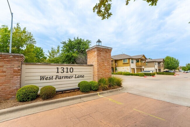 Building Photo - Stunning North-Austin  2/2.5 Home