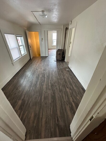 Building Photo - 614 Water St