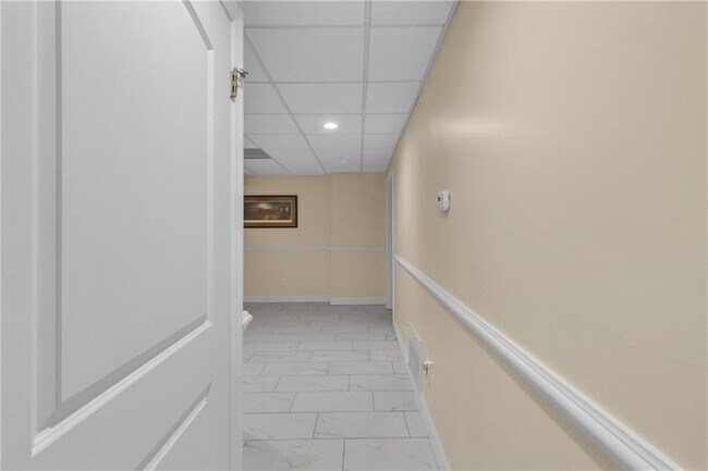Building Photo - 915 Chipley Ct NE