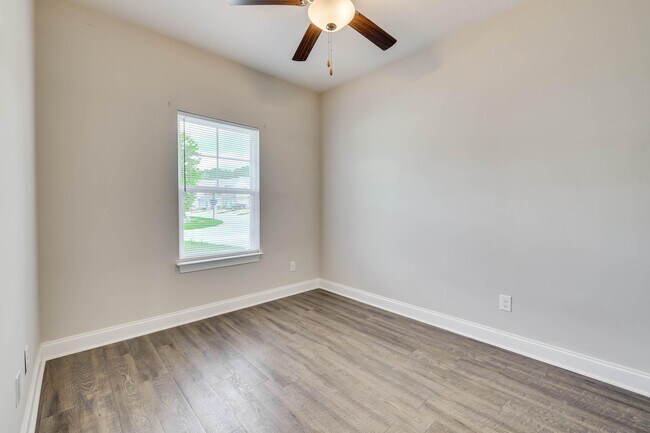 Building Photo - 4281 Valencia Ln
