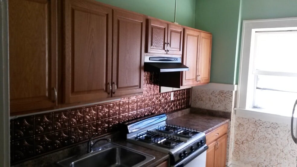 Kitchen 01 - 10 Turner Street