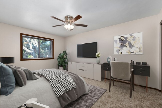 Building Photo - 1458 S Nicolet Rd