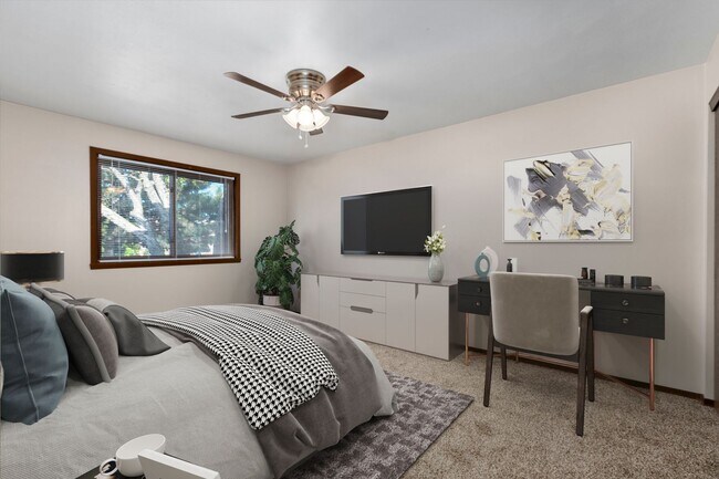 Building Photo - 1634 S Nicolet Rd