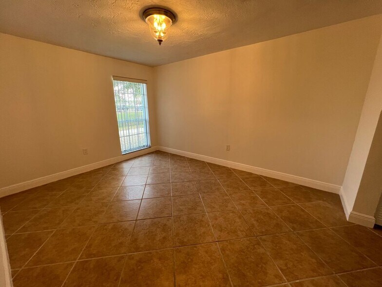 Building Photo - 710 Bayou Ave