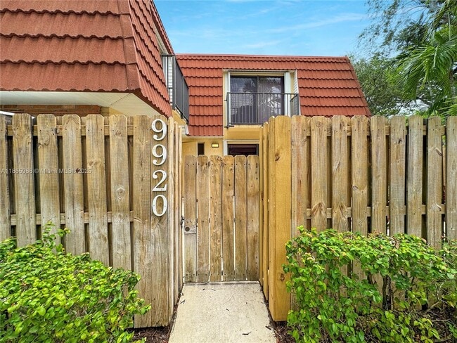 Building Photo - 9920 NW 6th Pl