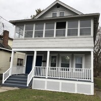 Building Photo - 206 Hall Ave