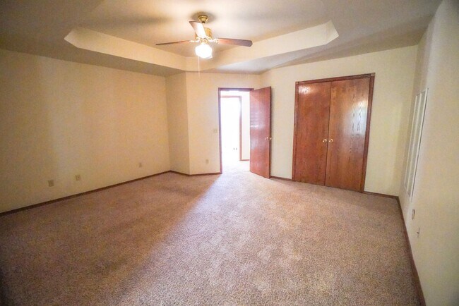 Building Photo - 3316 Ridgecrest Cir
