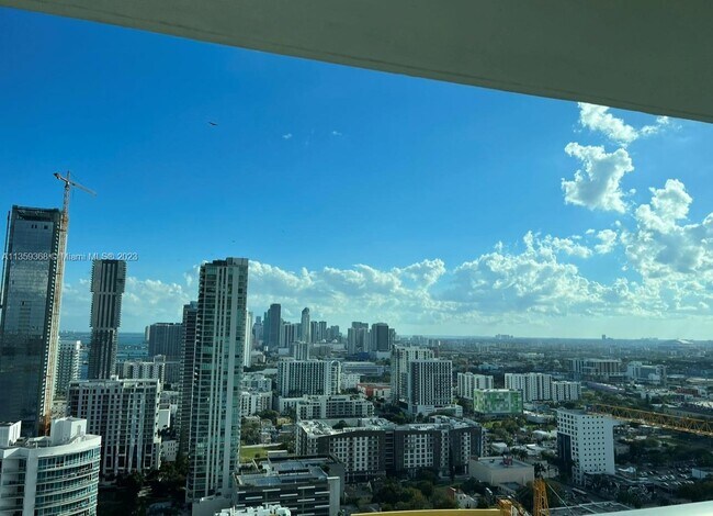 Building Photo - 501 NE 31st St