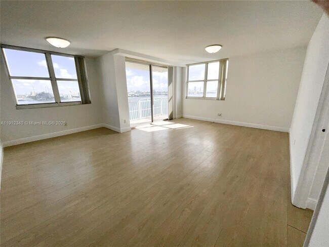 Building Photo - 770 Claughton Island Dr