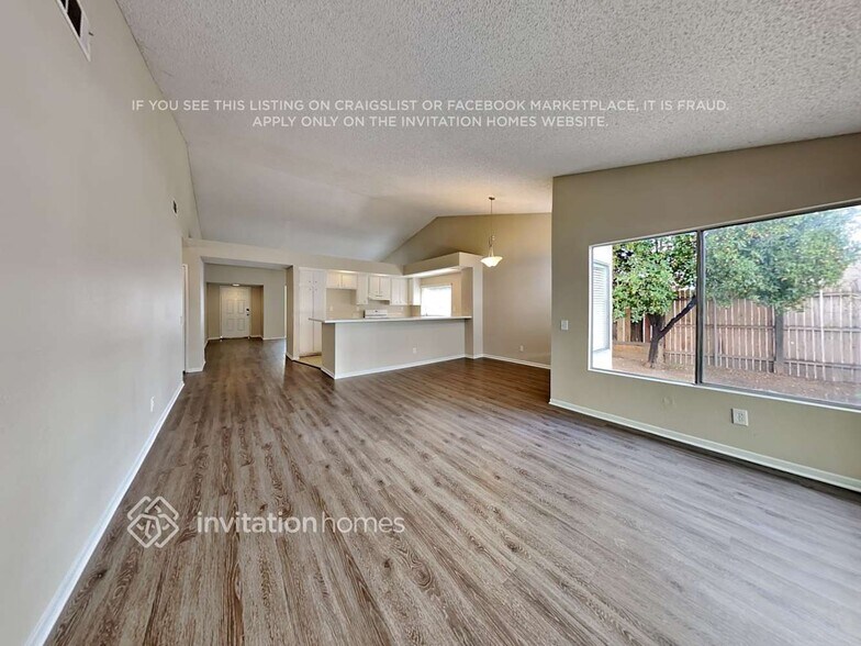 Building Photo - 25530 Black Walnut St