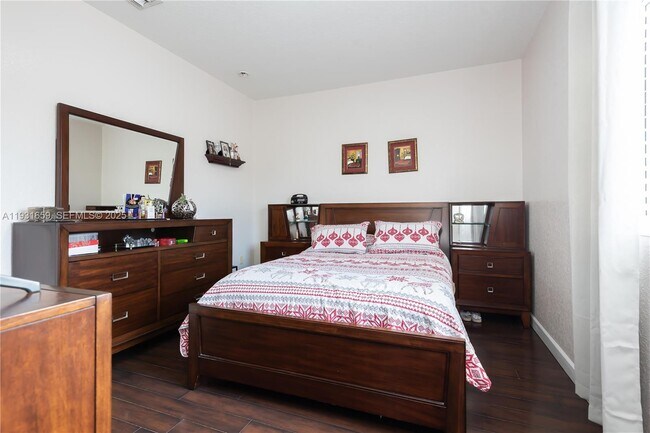 Building Photo - 18361 SW 154th Ave