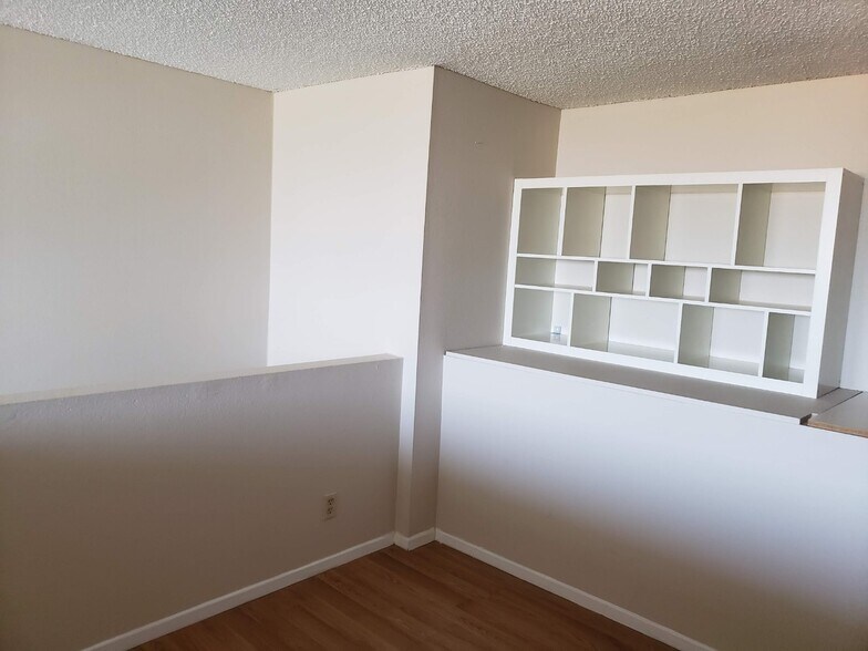 Building Photo - 3565 Linden Ave