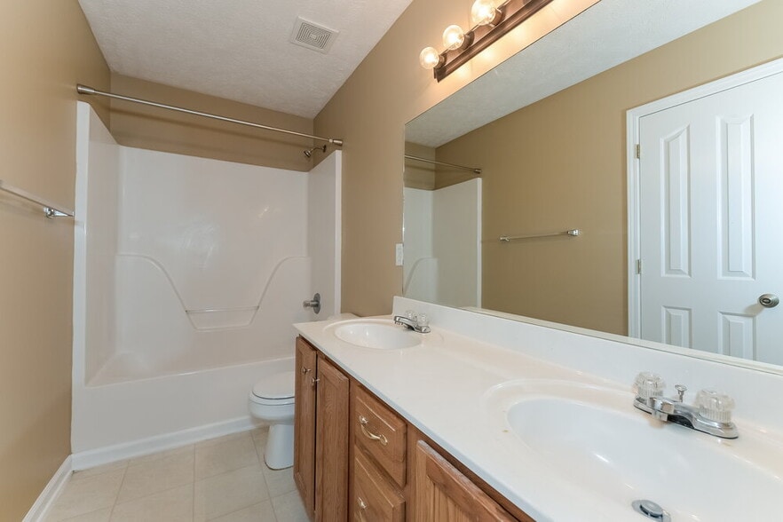 Building Photo - 1185 Tiree Dr