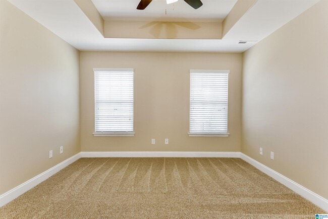 Building Photo - 335 Village Dr