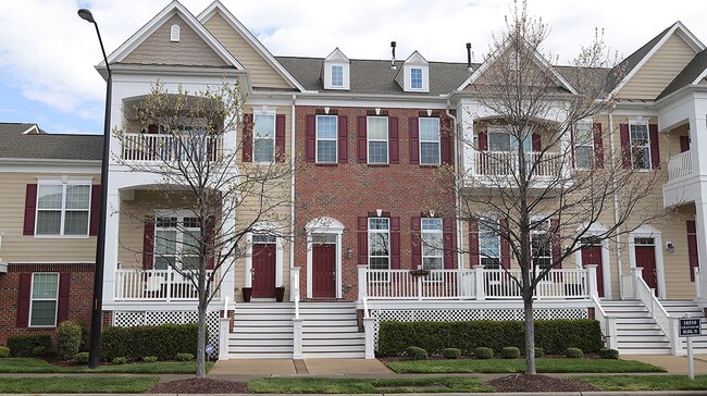 Primary Photo - Lovely Condo w/ Two Car Garage in The Cott...