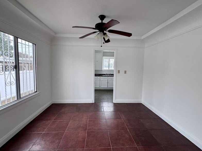 Building Photo - 540 W 107th St