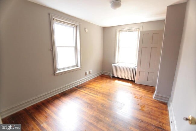 Building Photo - 1516 W Montgomery Ave