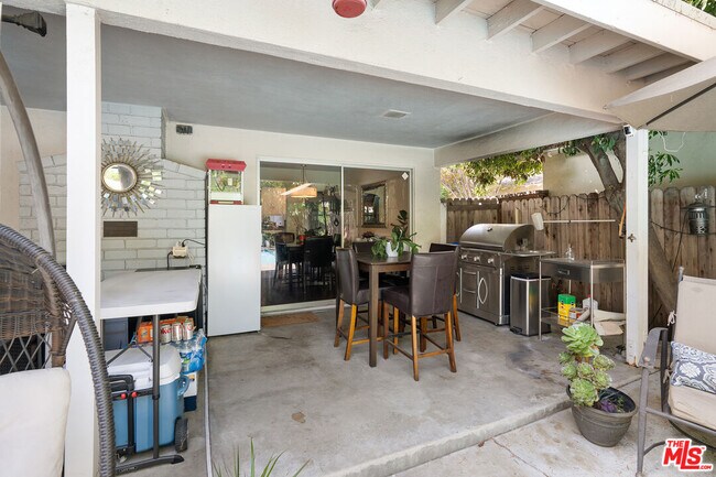 Building Photo - 12237 Hesby St