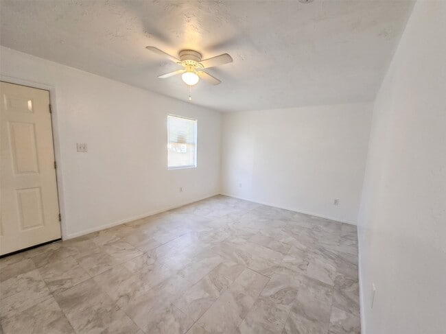 Building Photo - 3440 Texas Ave