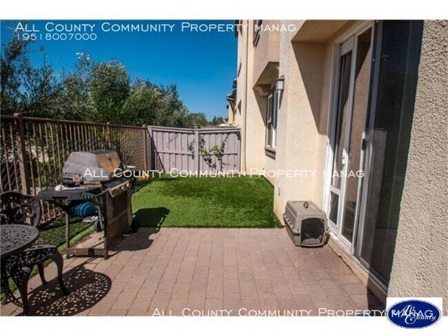 Building Photo - 31074 Strawberry Tree Ln