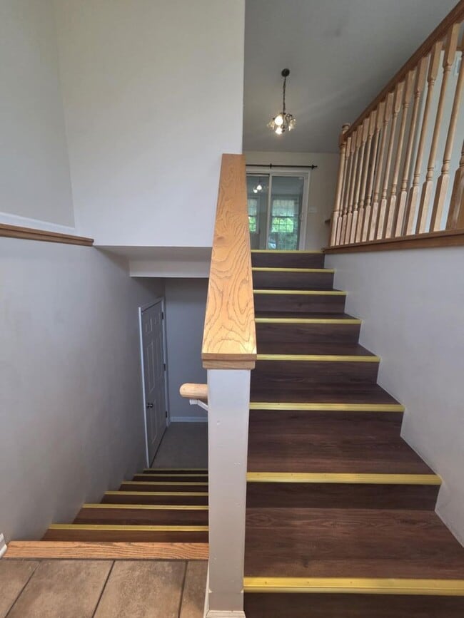 Building Photo - 601 Tall Grass Dr
