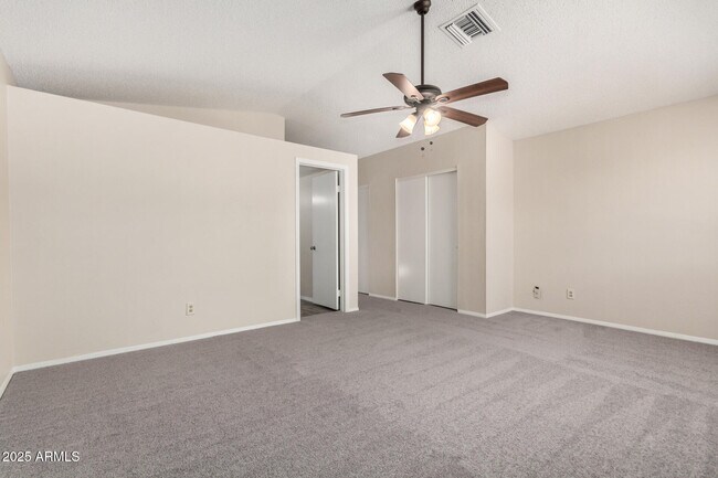 Building Photo - 10023 W Sells Dr