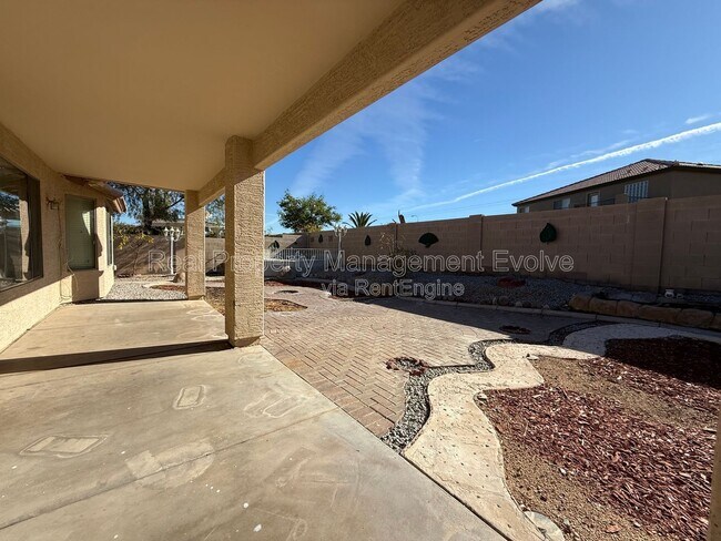 Building Photo - 9907 West Riverside Avenue