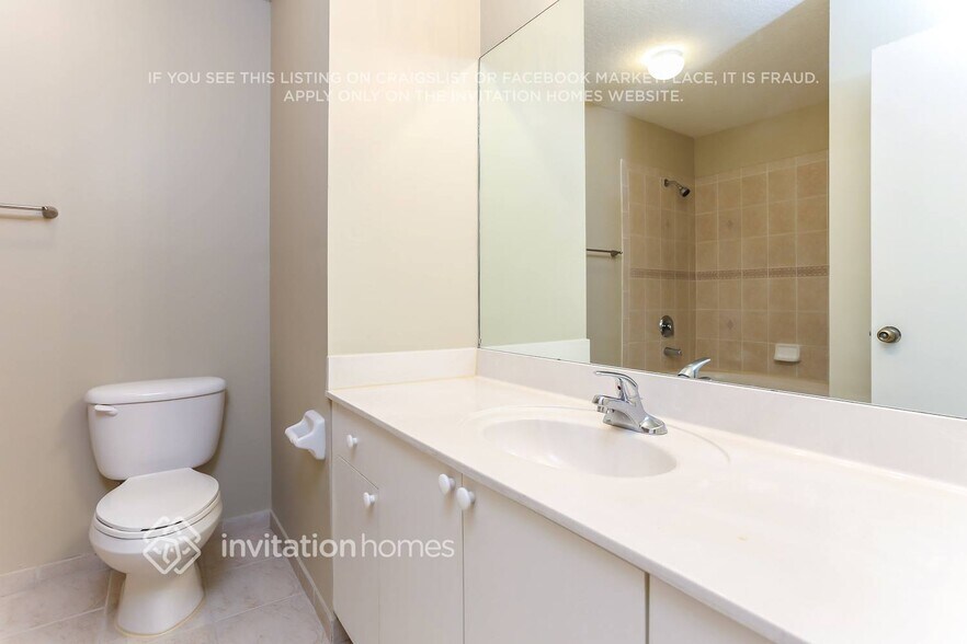 Building Photo - 5927 SW 163rd Ave