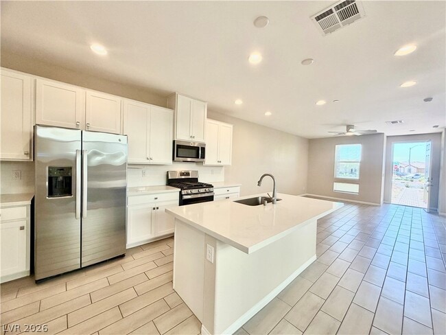 Building Photo - 666 Cottonwood Hl Pl