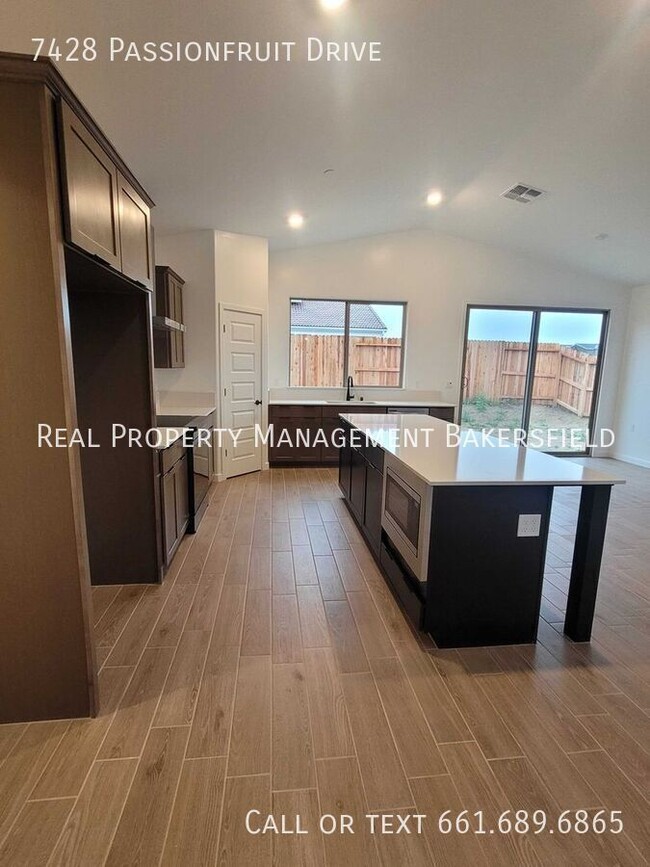 Building Photo - 7428 Passionfruit Dr