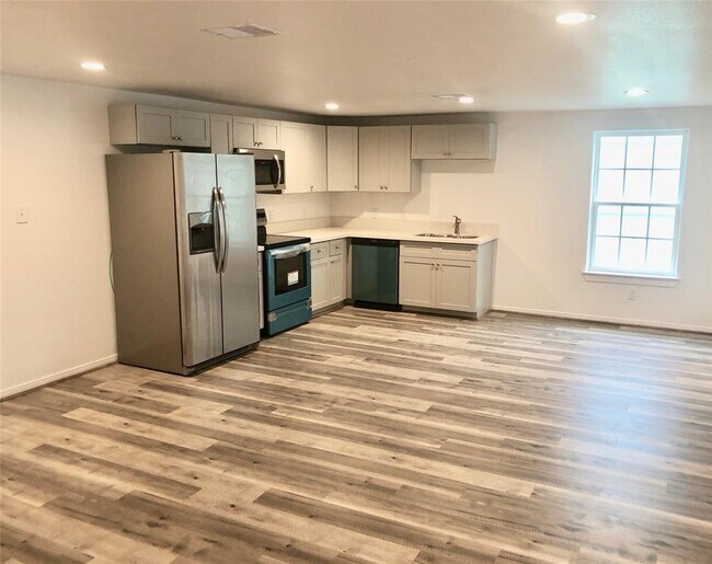 Building Photo - 2680 FM 517 Rd E