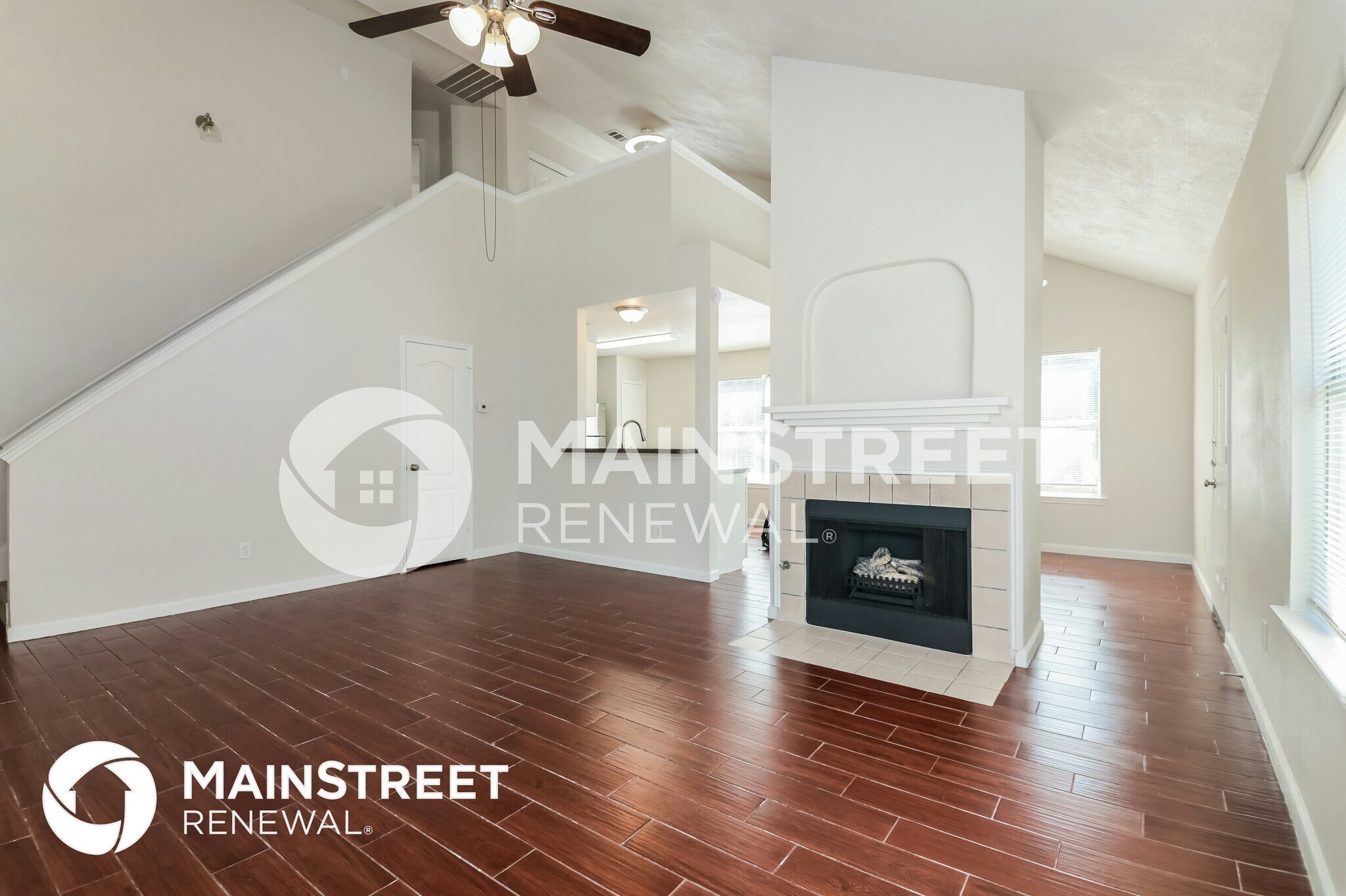 Building Photo - 4602 Lee Hutson Ln