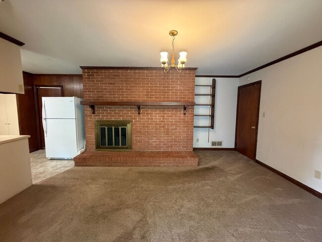 Building Photo - 215 Lesesne Dr