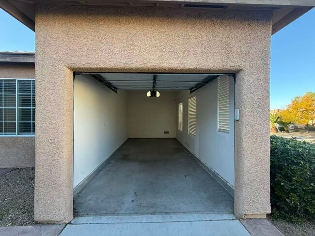 Building Photo - 2295 Tedesca Dr