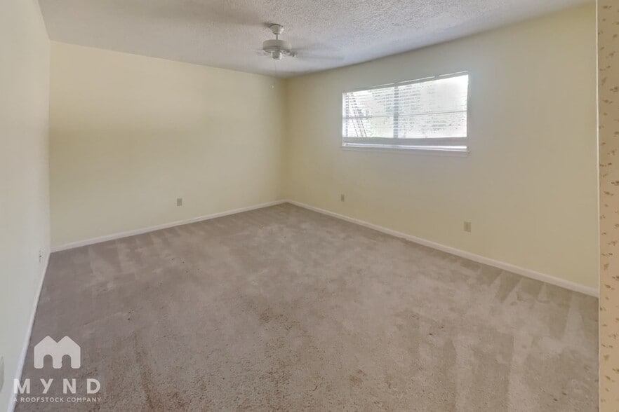 Building Photo - 16915 Misty Creek Dr