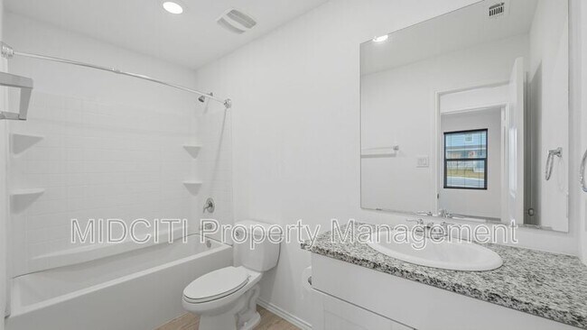 Building Photo - 2713 Green Finch