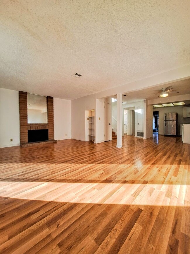 Building Photo - Beautifully Remodeled Two-Story 3bd Duplex w/Attached Garage & Private Yard