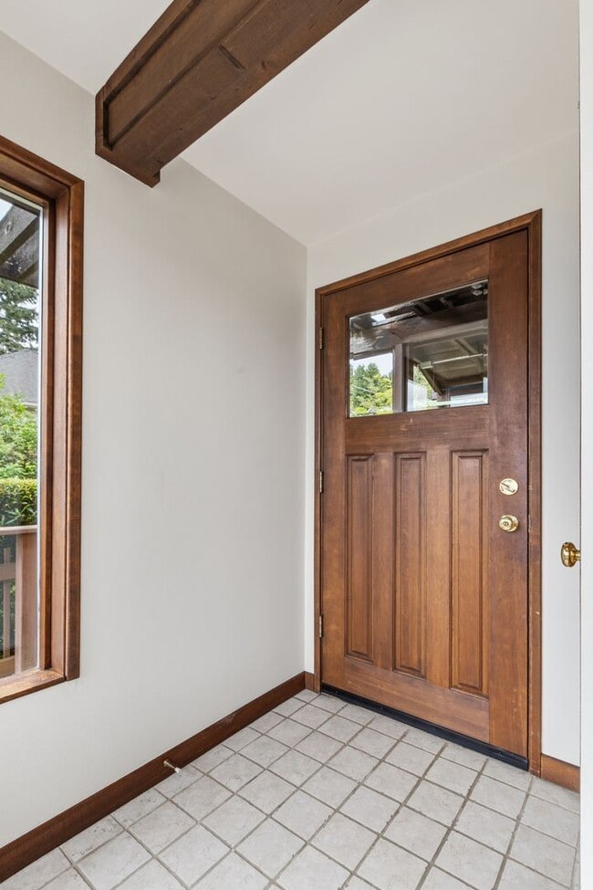 Building Photo - 4Bd/2.75Ba Seattle House