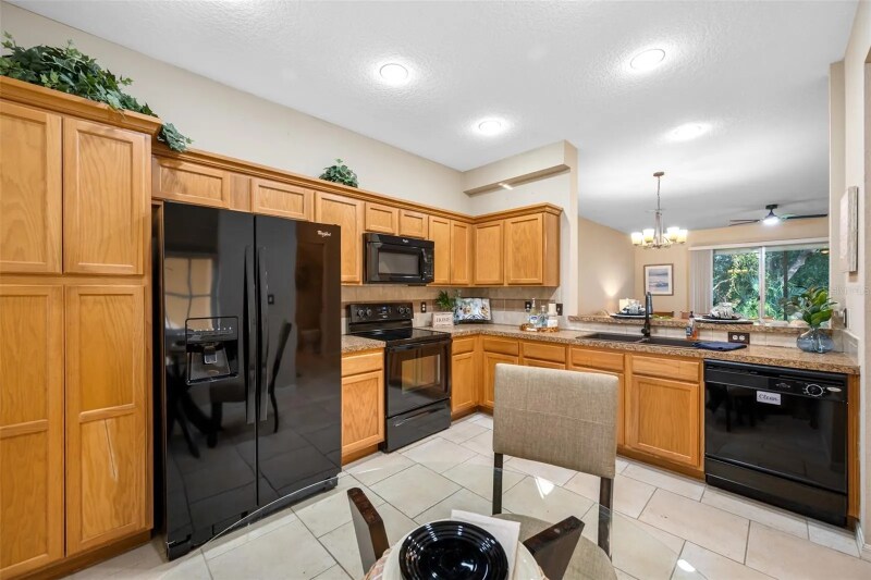 Building Photo - 510 Spring Lake Cir