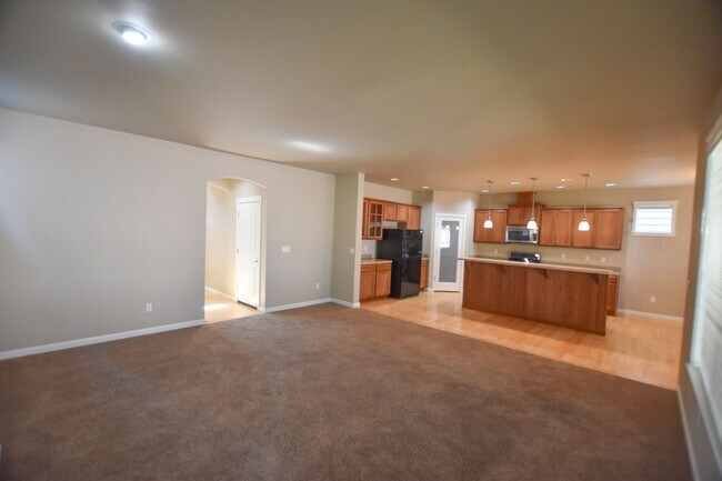 Building Photo - Gorgeous home in Olympia!!