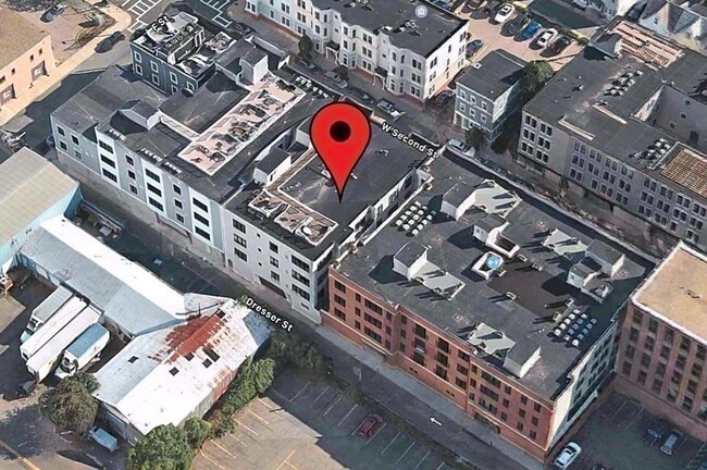 Building Photo - 350 W 2nd St