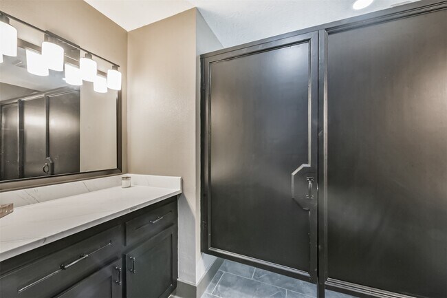 Building Photo - 9030 Almeda Genoa Rd