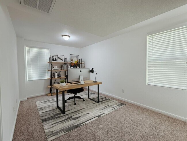 Building Photo - 130 Rush Haven