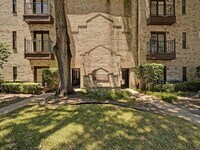 Building Photo - 2216 San Gabriel St