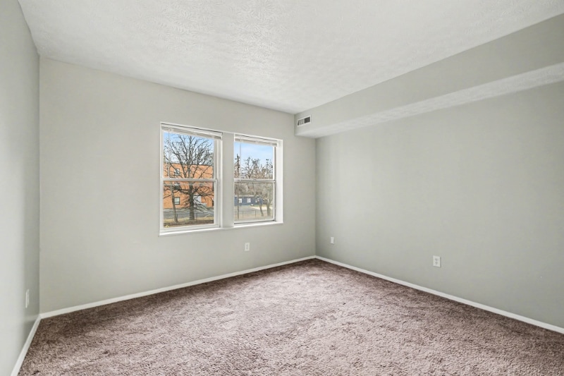 Building Photo - 562 Glenwood Ave